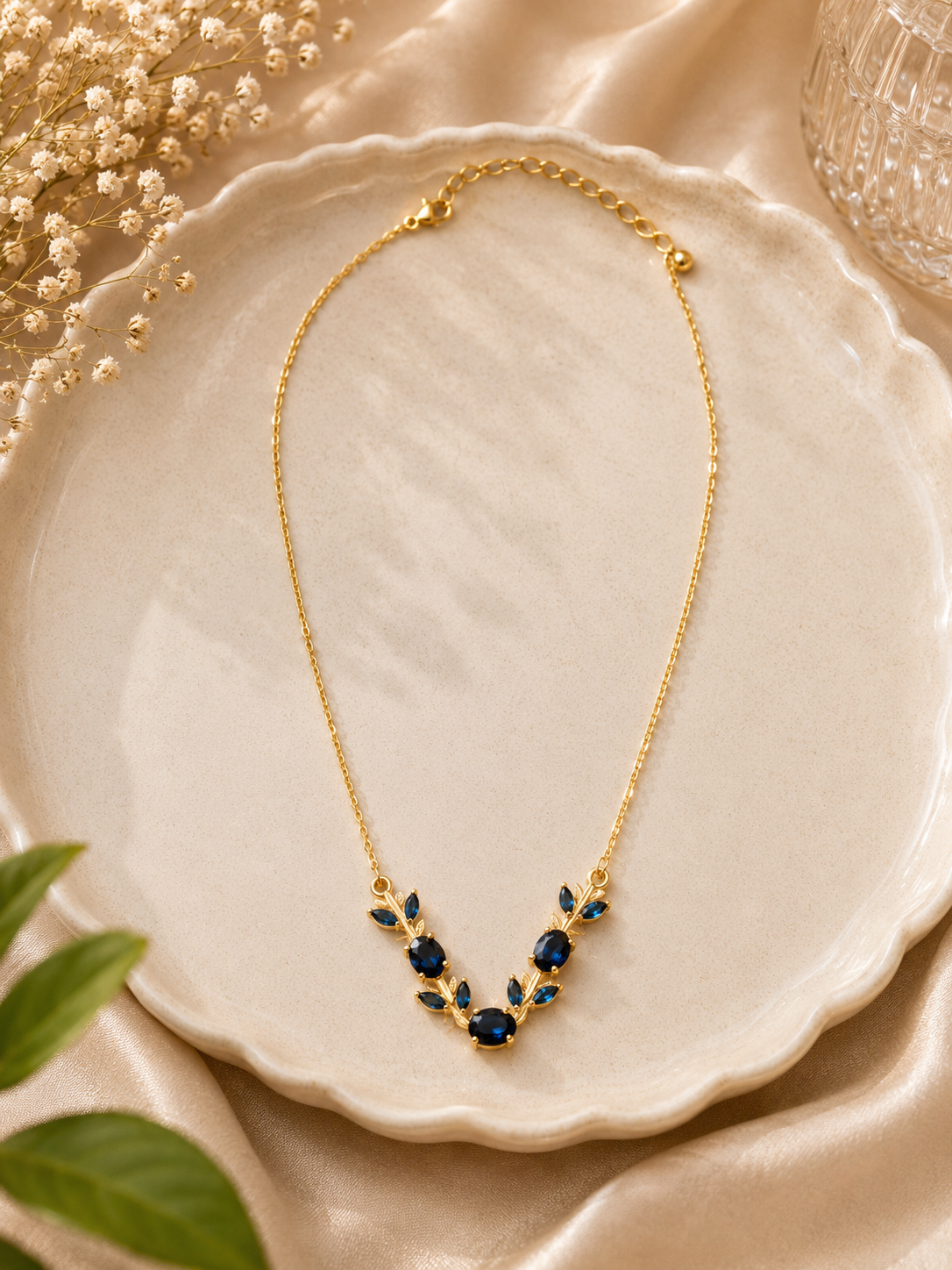 Noir Vine Necklace