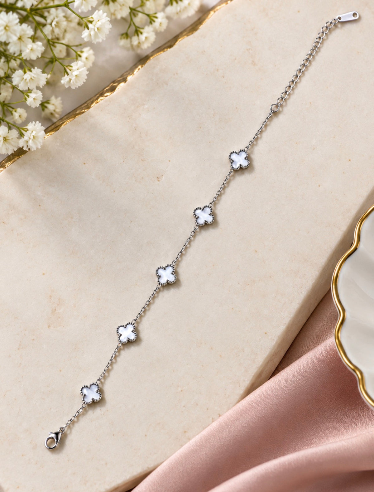 Ivory Clover Elegance Bracelet