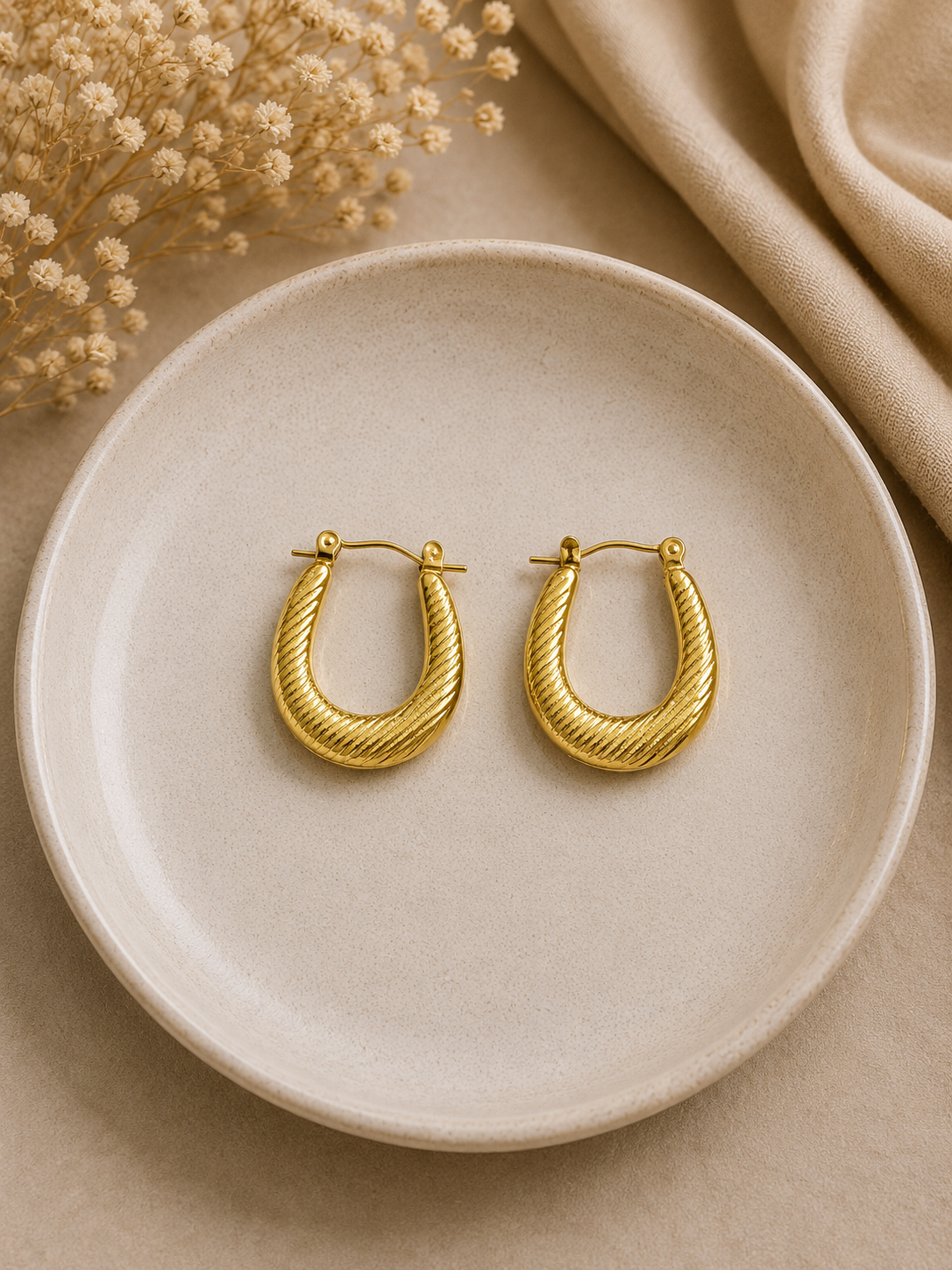 Twisted U Hoops