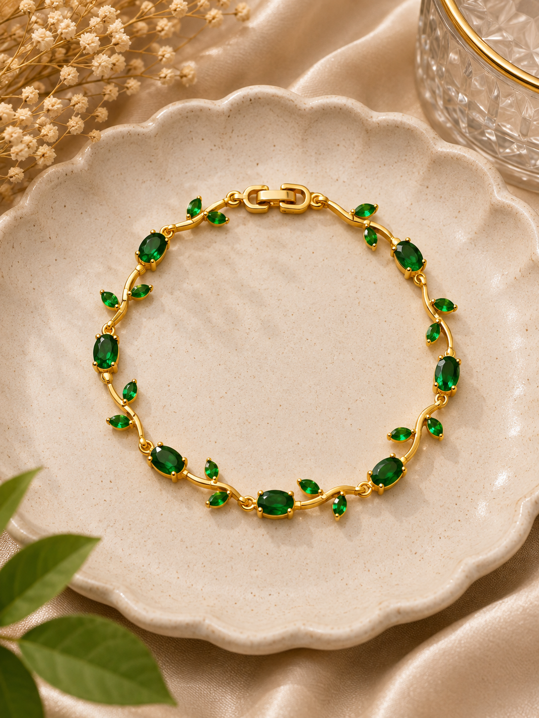 Emerald tulip Bracelet